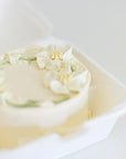 LUNCHBOX CAKES | FLORAL WREATH