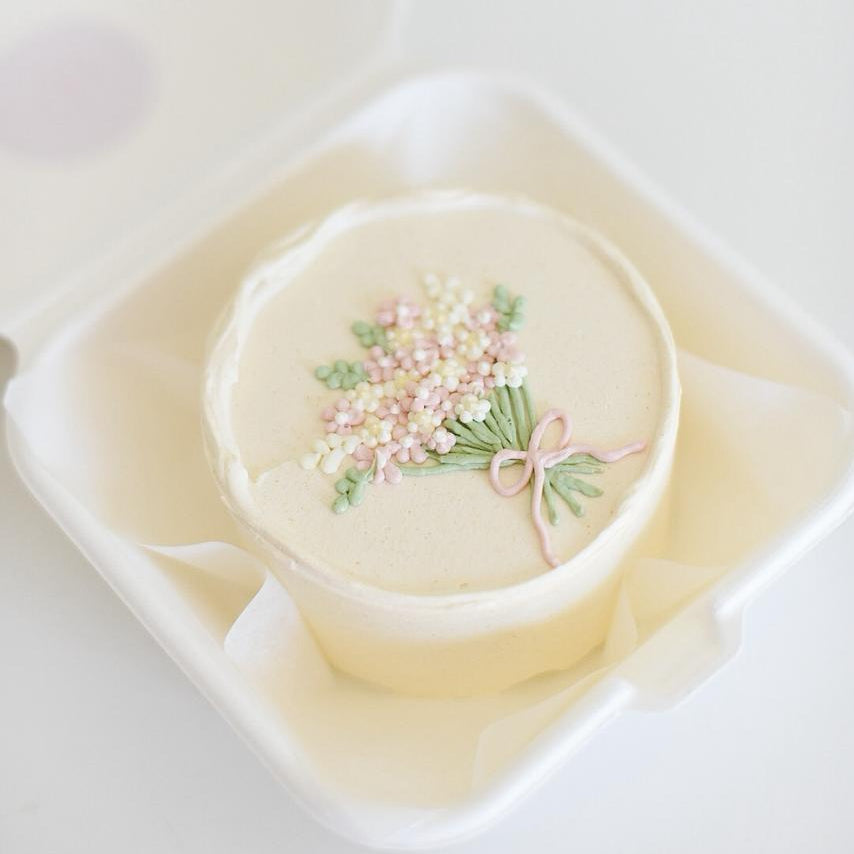 LUNCHBOX CAKES | FLORAL BOUQUET