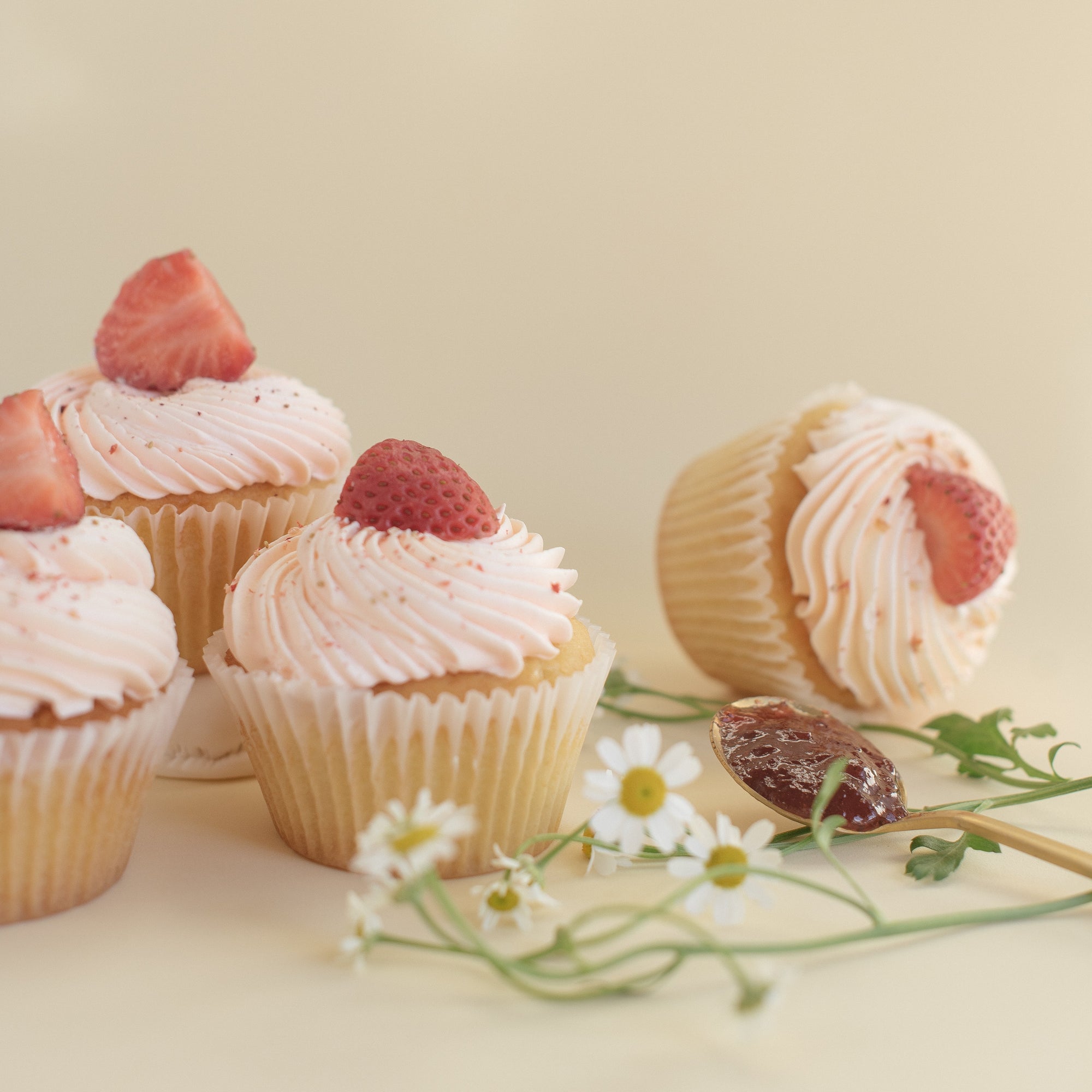 STRAWBERRY SHORTCUPCAKE