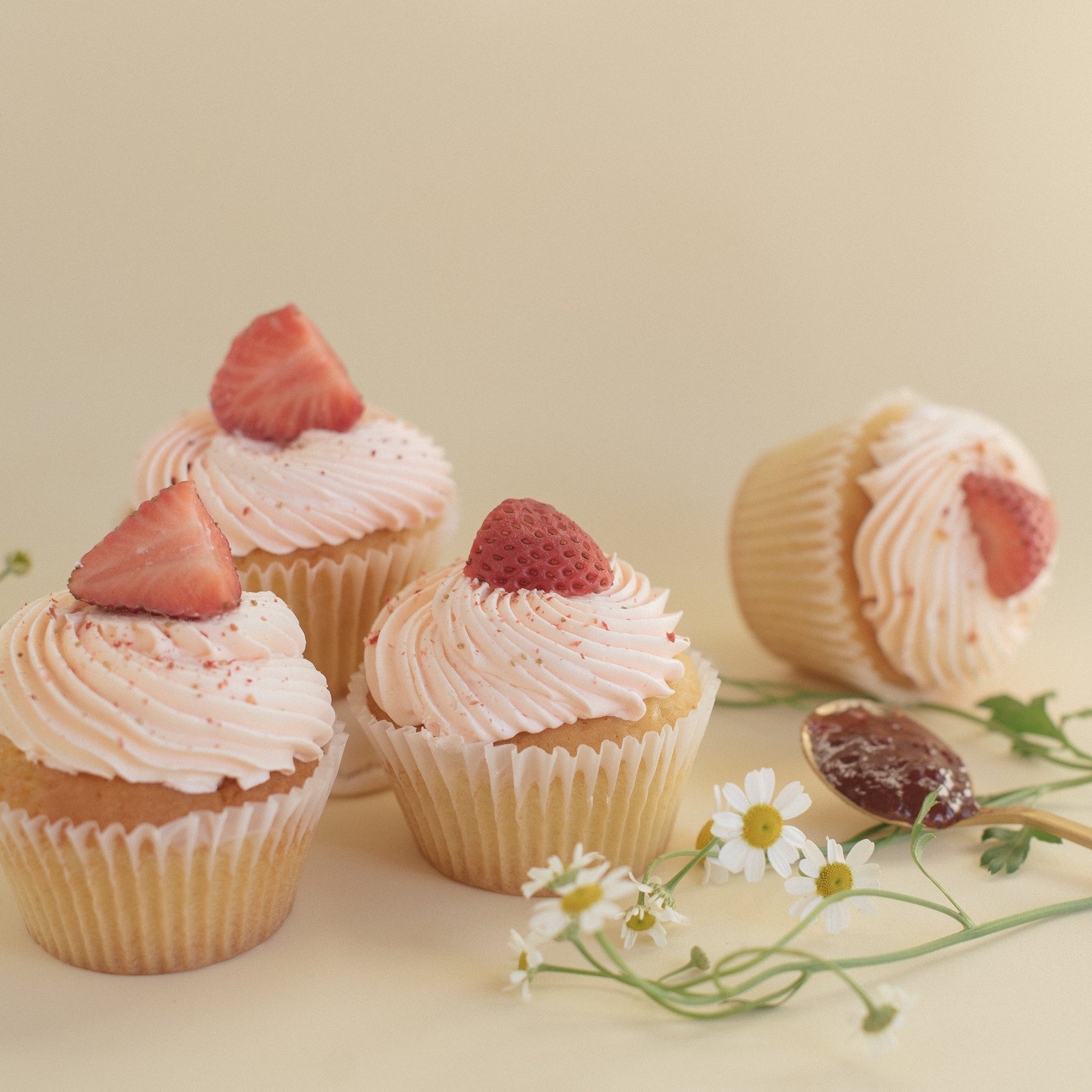 STRAWBERRY SHORTCUPCAKE