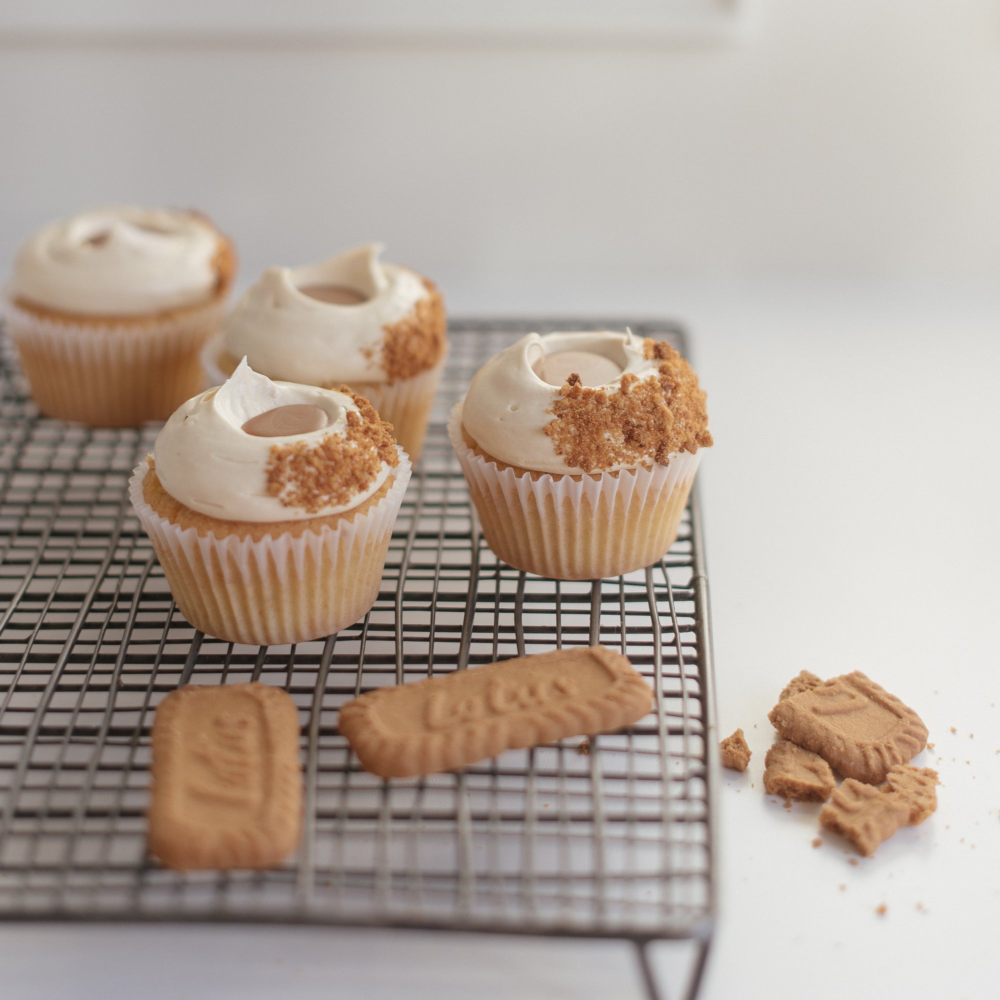 VANILLA BISCOFF CUPCAKES
