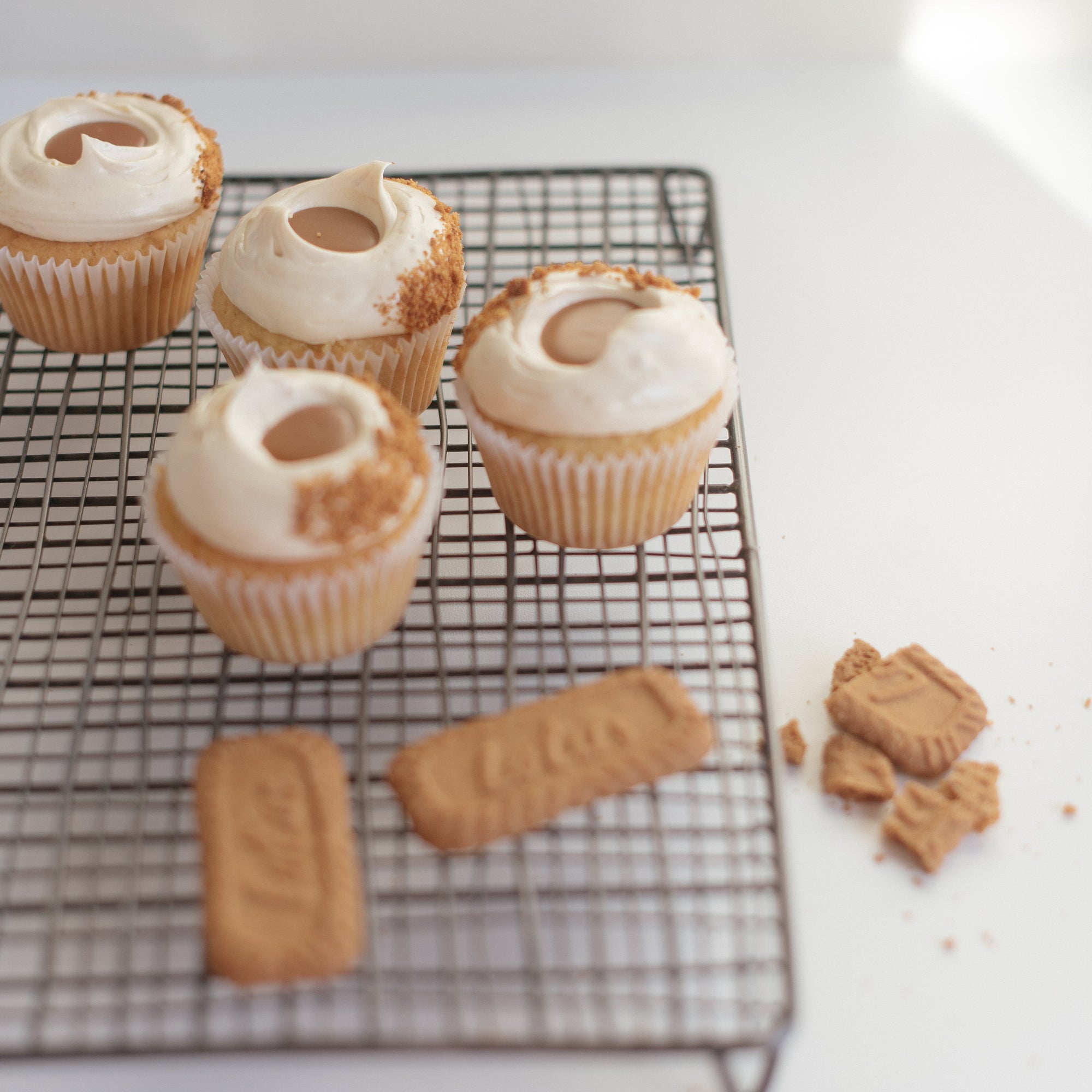 VANILLA BISCOFF CUPCAKES