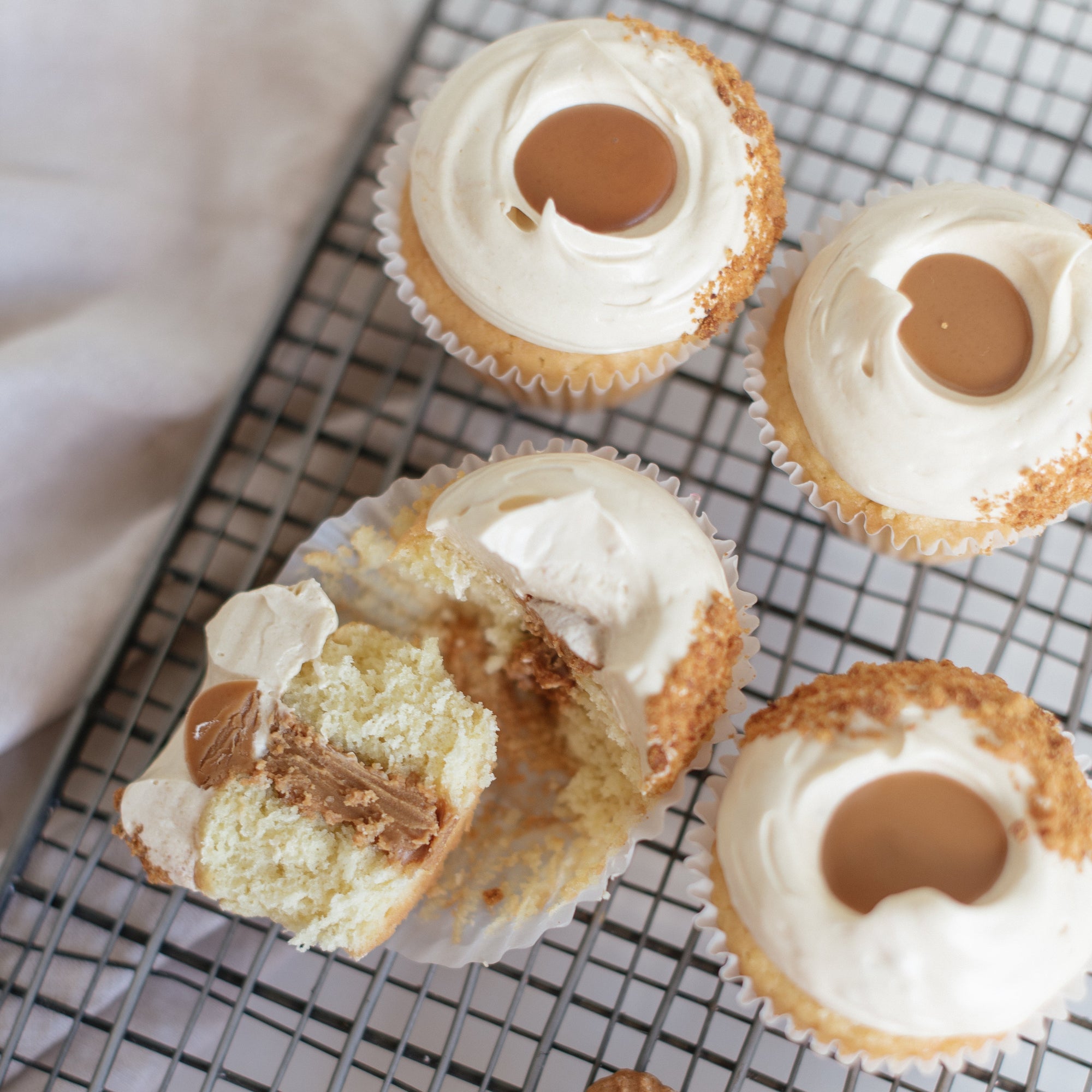 VANILLA BISCOFF CUPCAKES